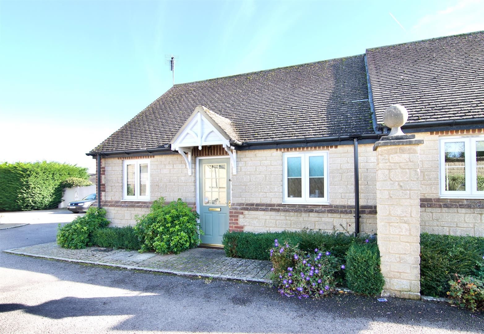 1 bed semidetached bungalow for sale in Jubilee Lane, MiltonUnderWychwood, Chipping Norton