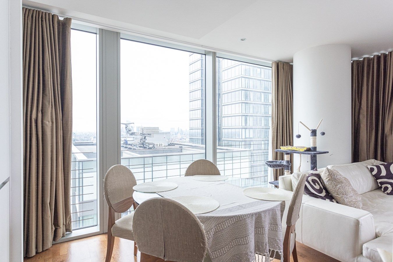 Landmark East Tower, Marsh Wall, Canary Wharf, London E14  