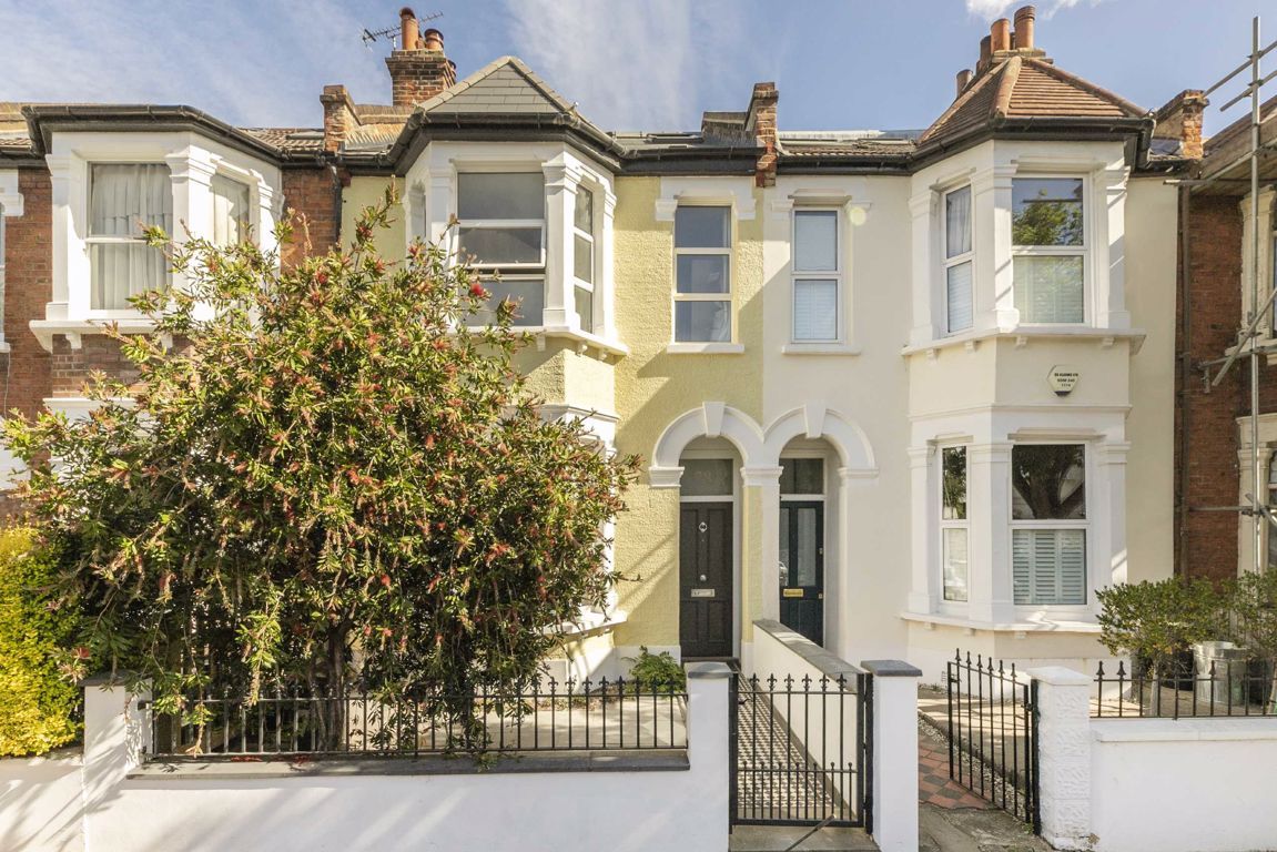 4 bed property for sale in Laitwood Road, London SW12 Zoopla