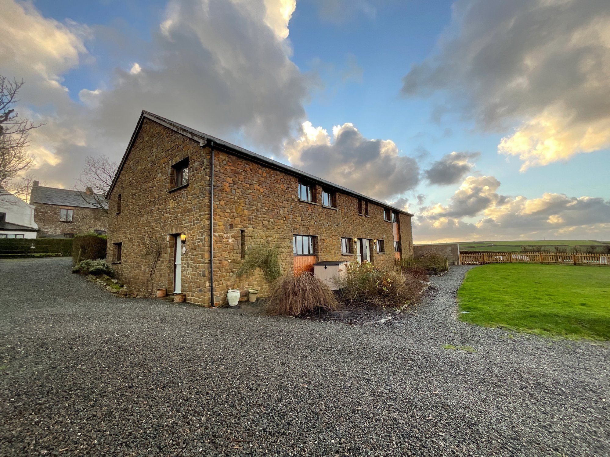 3 bed barn conversion to rent in Long Furlong, Hartland, Bideford