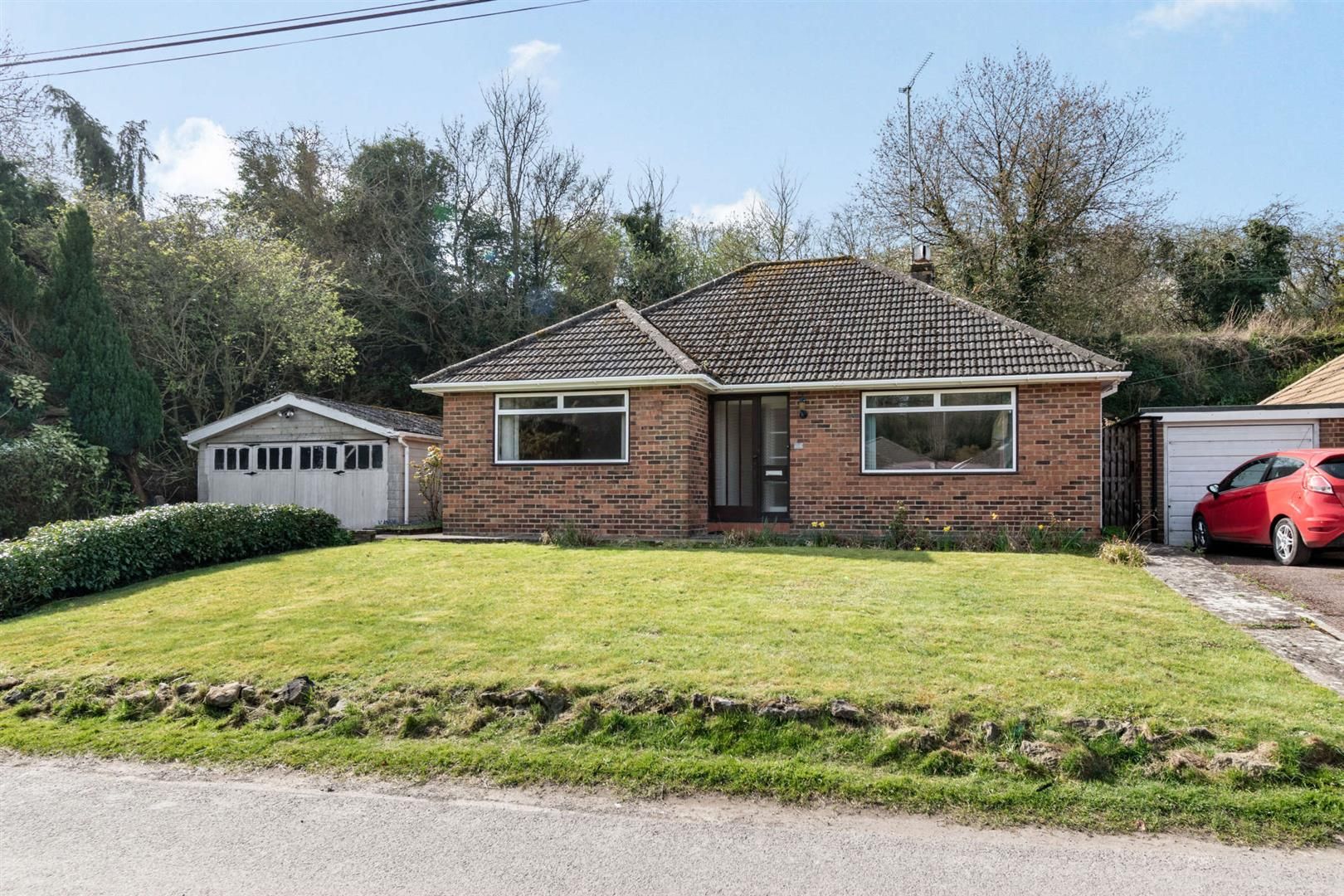 3 bed bungalow for sale in The Quarries, Boughton Monchelsea, Maidstone