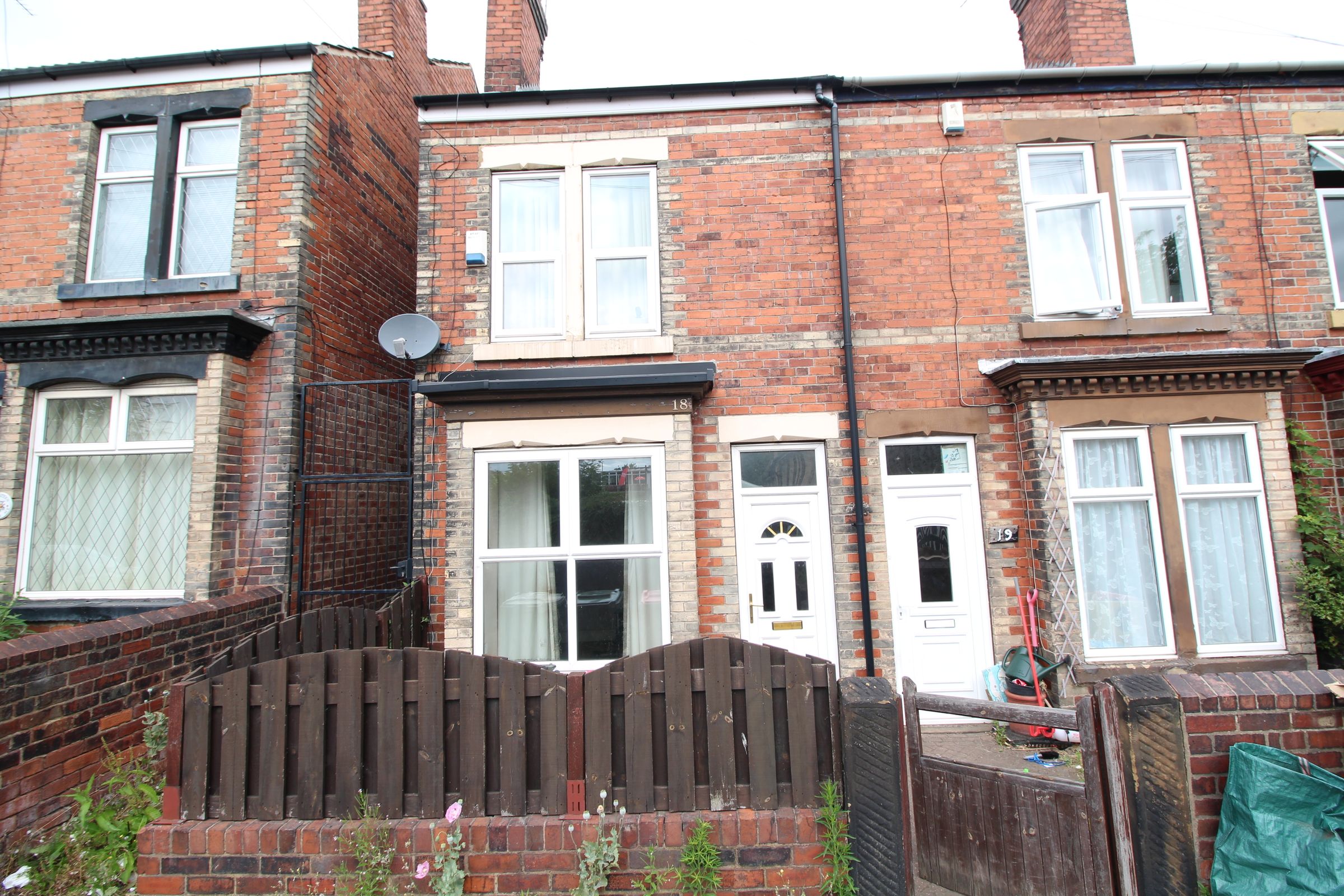 2 bed end terrace house for sale in Carlton Avenue, Rotherham S65 Zoopla
