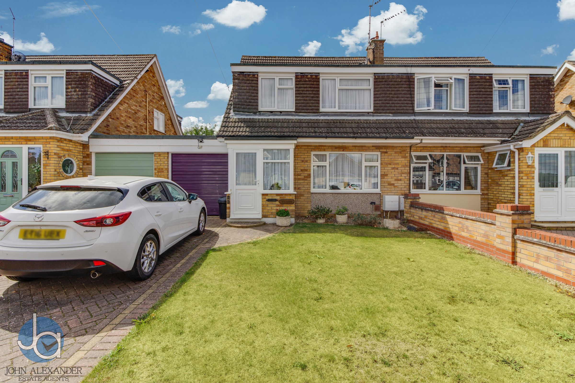 3 bed semidetached house to rent in Grove Road, Tiptree, Colchester