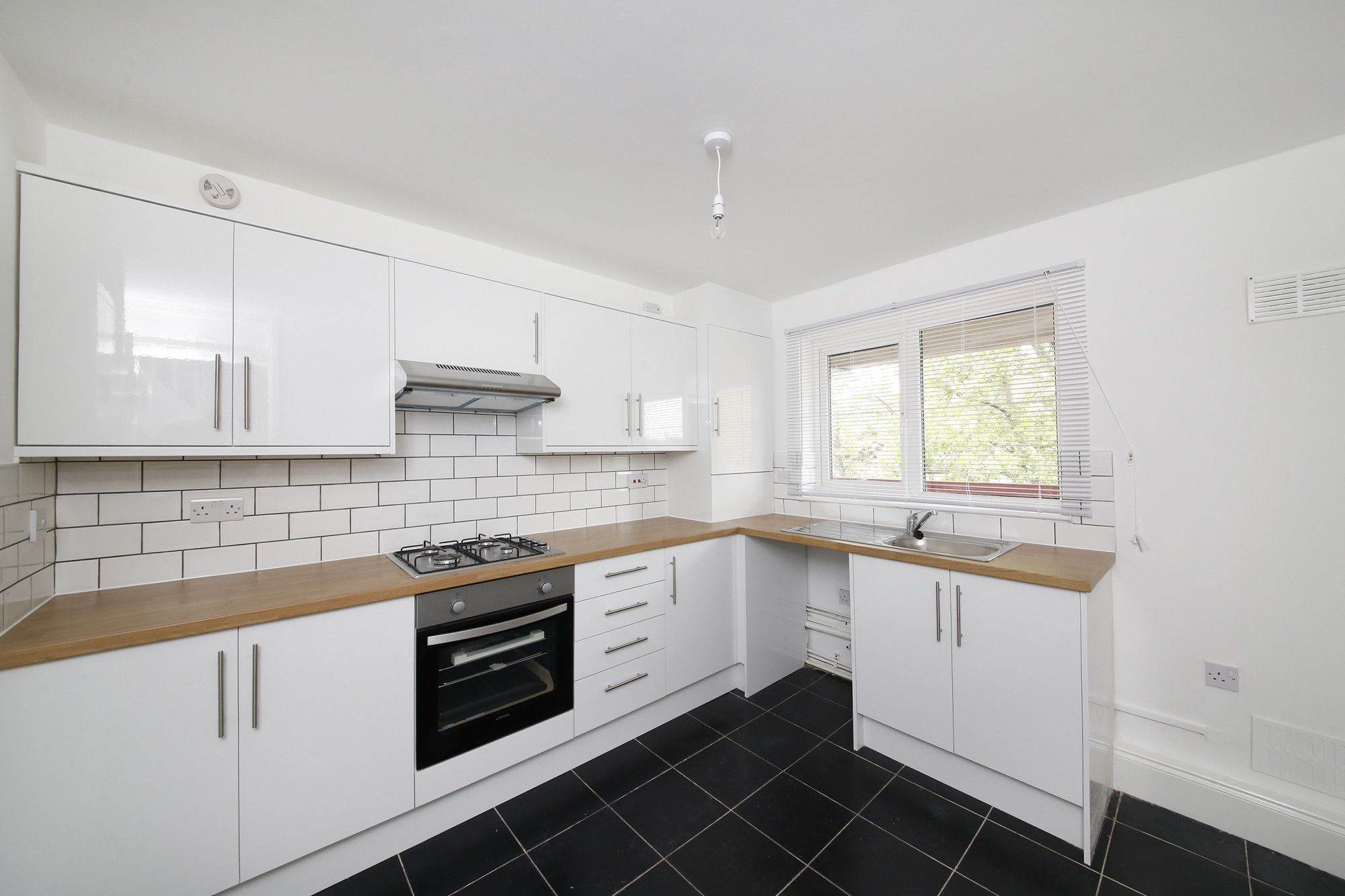 4 bed to rent in Eynsford House, Lovelinch Close, Peckham