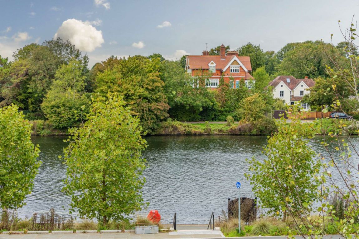 1 bed flat for sale in Portsmouth Road, Kingston Upon Thames KT1 Zoopla