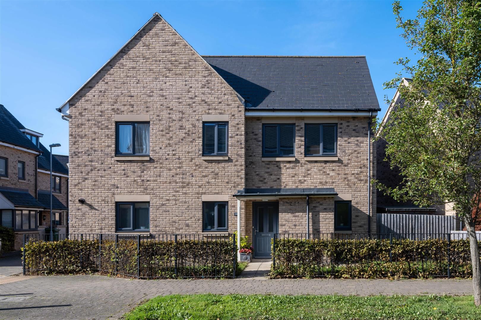 4 bed detached house for sale in Stone Hill, St. Neots PE19 Zoopla