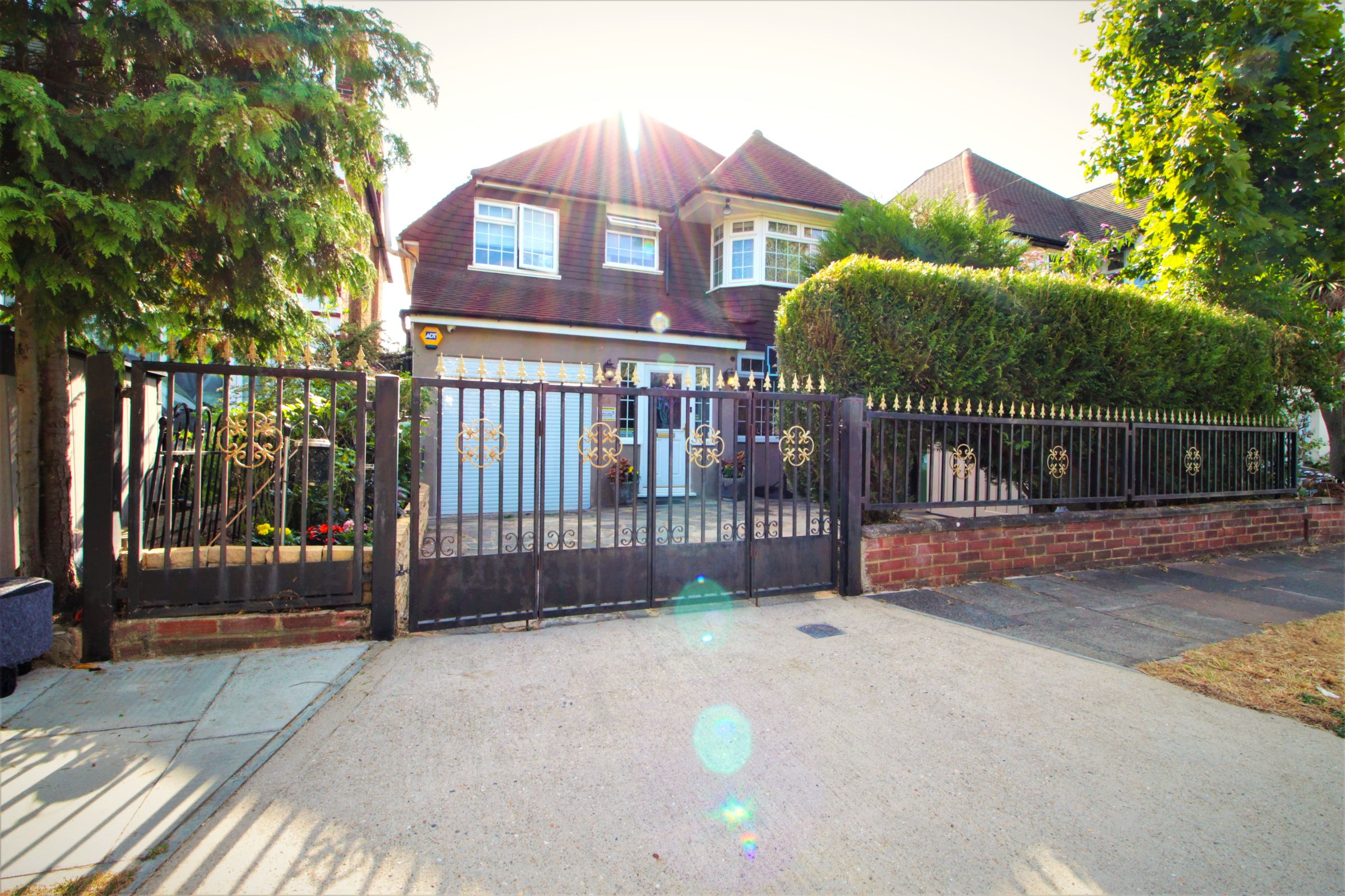 4 bed detached house for sale in Gainsborough Road, New Malden KT3 Zoopla