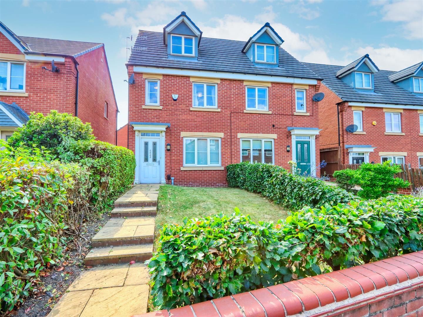 3 bed semidetached house for sale in Sheffield Road, Chesterfield