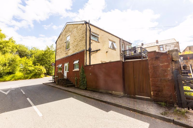 3 bed end terrace house for sale in Stone Bridge Lane, Oswaldtwistle