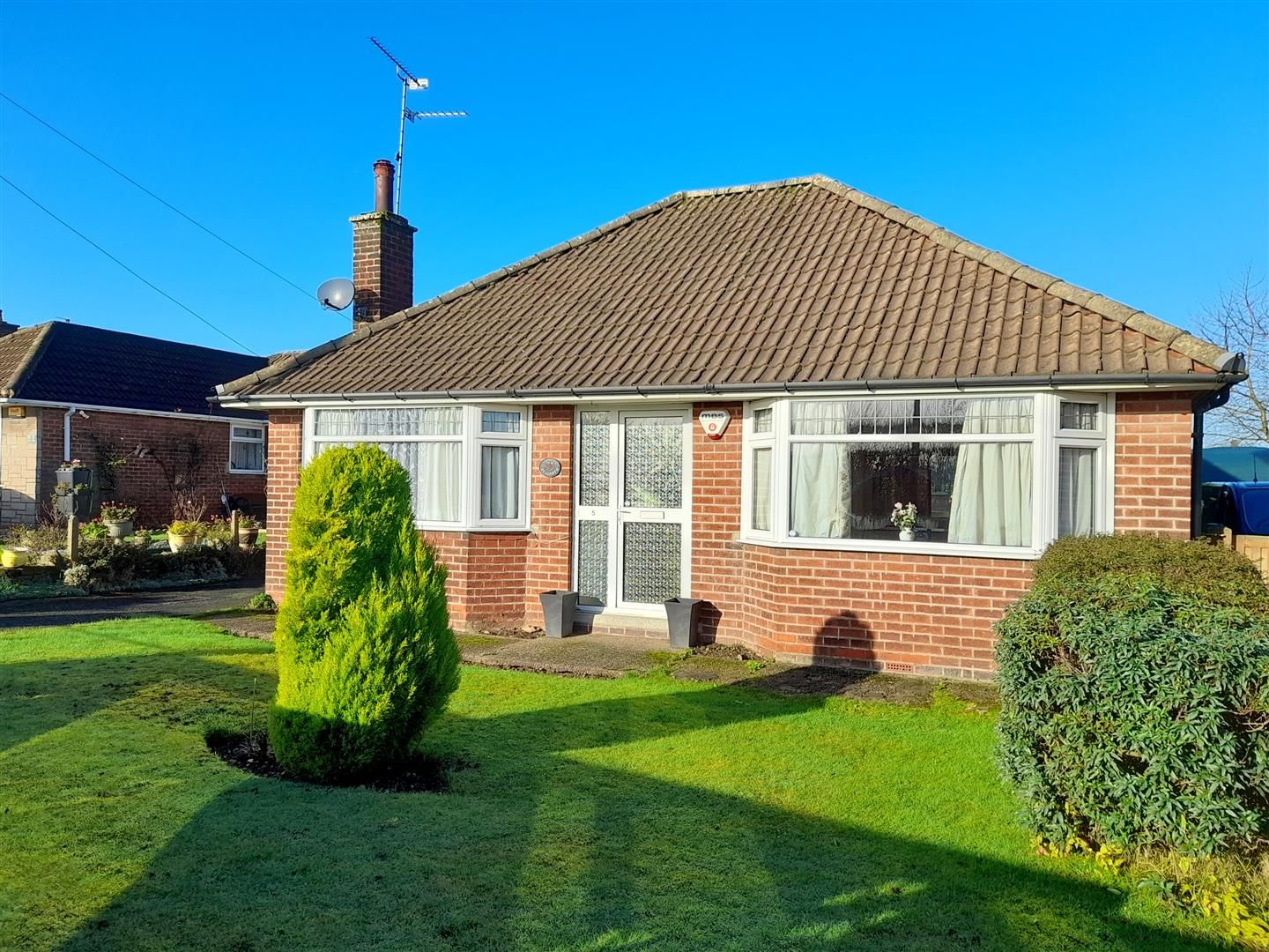 2 bed detached bungalow for sale in Mansfield Road, Skegby, SuttonIn