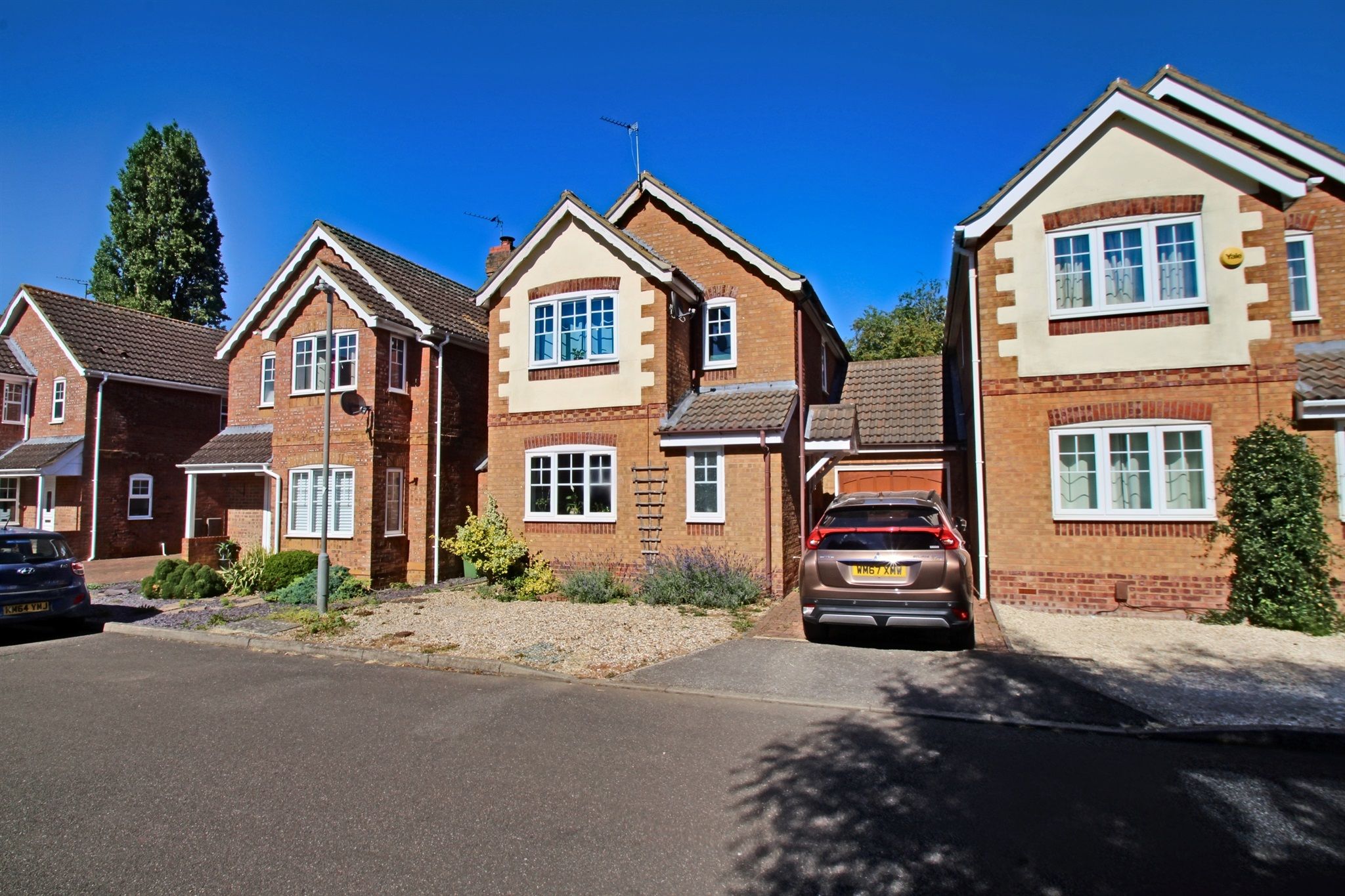 3 bed linkdetached house for sale in Holly Drive, Lavender Grange