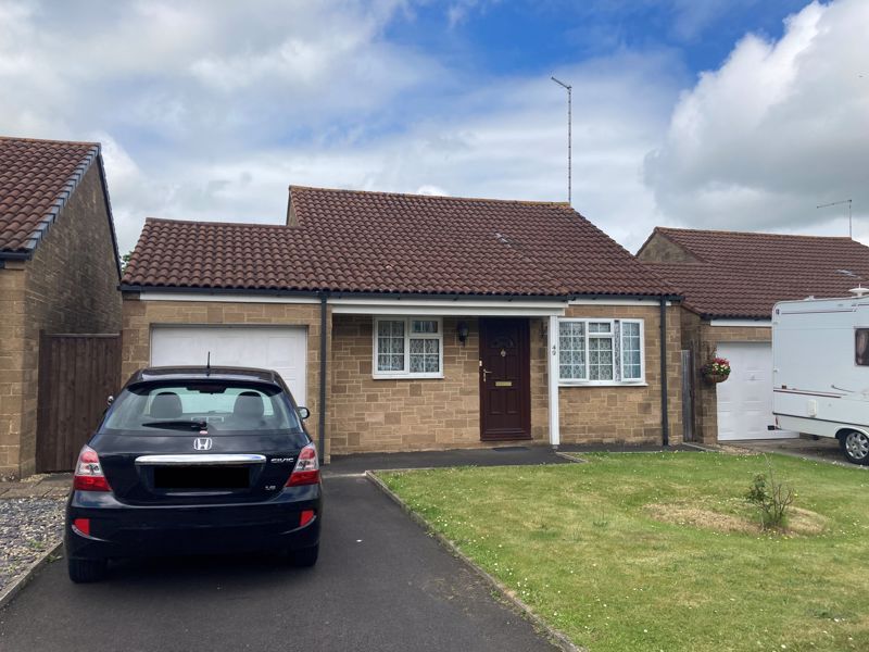 2 bed detached bungalow for sale in Long Close, Abbey Manor Park