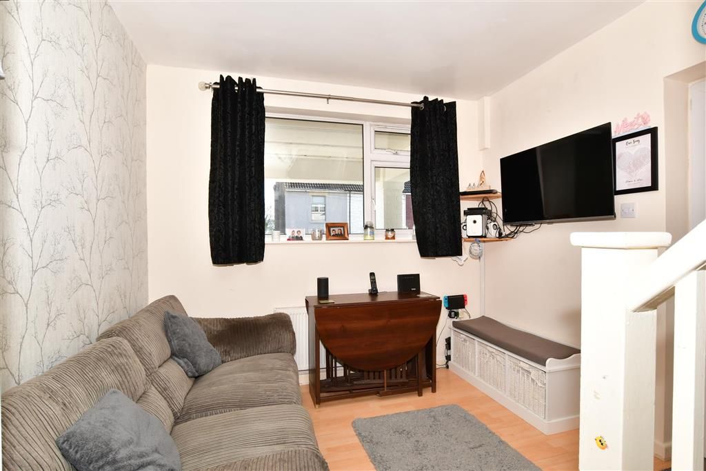 2 bed end terrace house for sale in Essex Road, Halling, Rochester