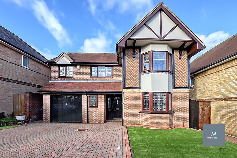 4 bed detached house for sale in Grovewood Place, Woodford Green IG8