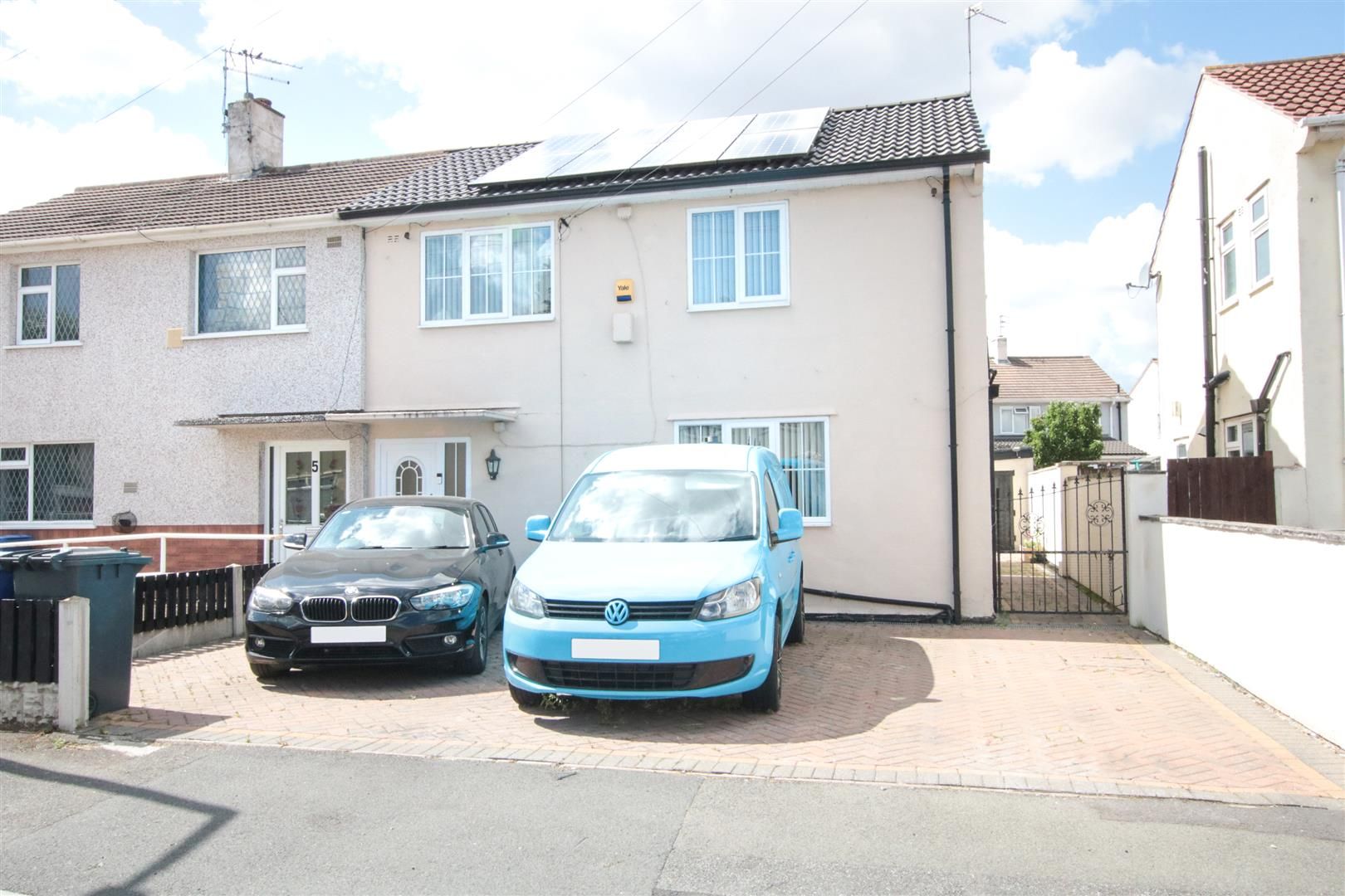3 bed semidetached house for sale in Arundel Gardens, Scawthorpe