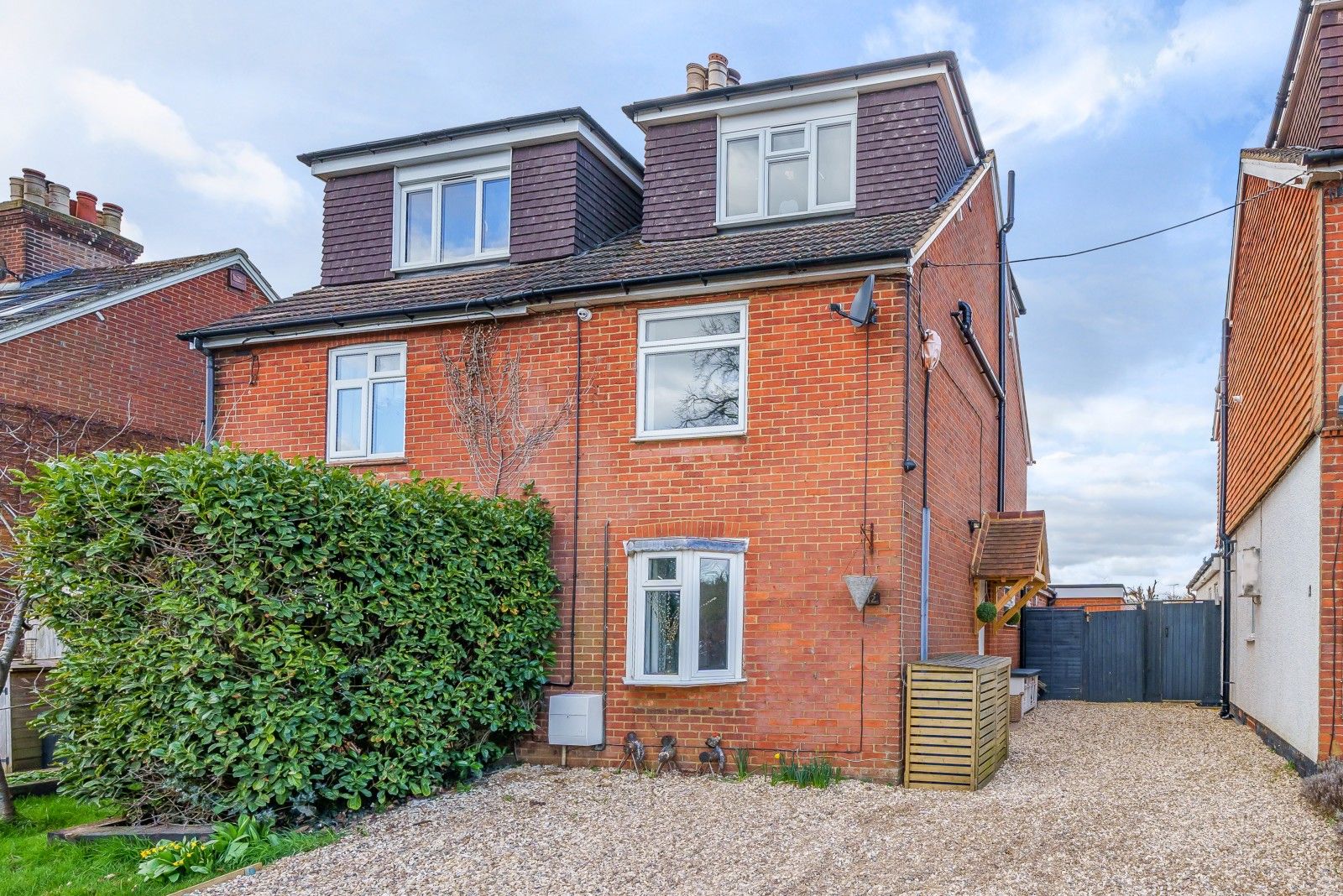 3 bed semidetached house for sale in Alfold Road, Cranleigh GU6 Zoopla