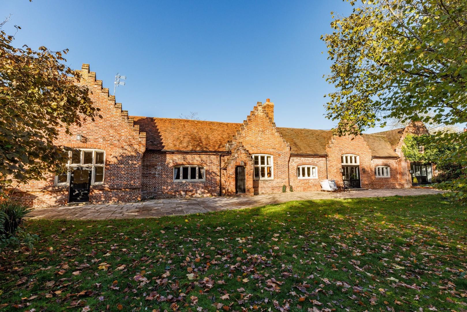 4 bed property for sale in Newton Hall Chase, Dunmow CM6 Zoopla