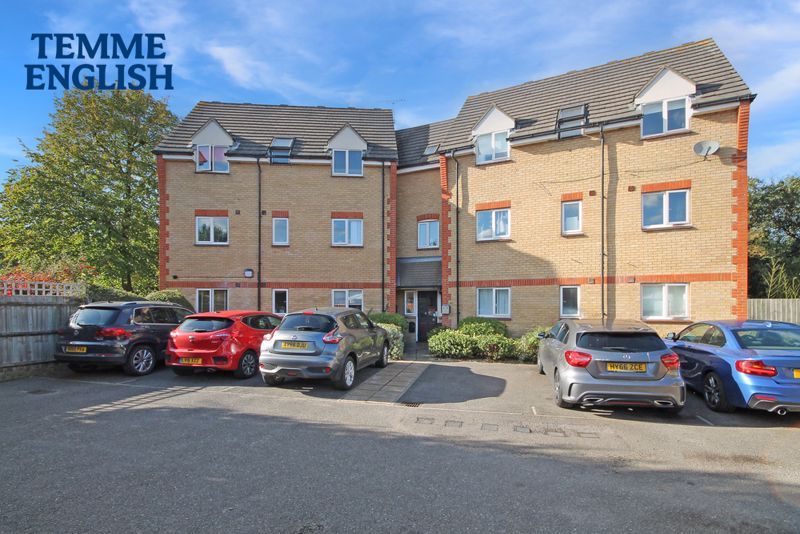 2 bed flat to rent in Headingley Close, Pitsea, Basildon SS13 Zoopla