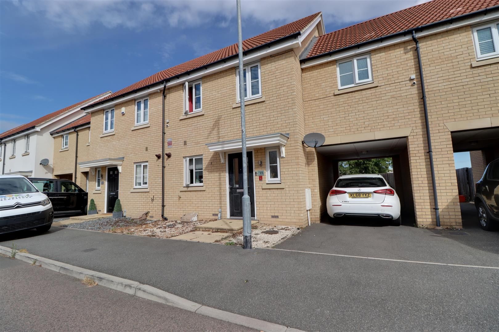3 bed terraced house for sale in Montague Street, Basildon SS14 Zoopla