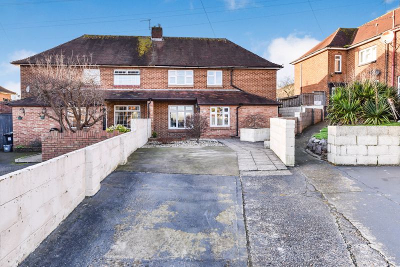 4 bed semidetached house for sale in Washbrook Road, Cosham