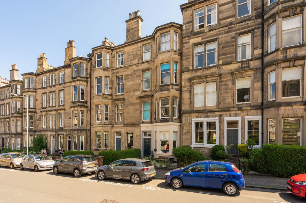 3 (2F1), Brunton Terrace, Edinburgh EH7  