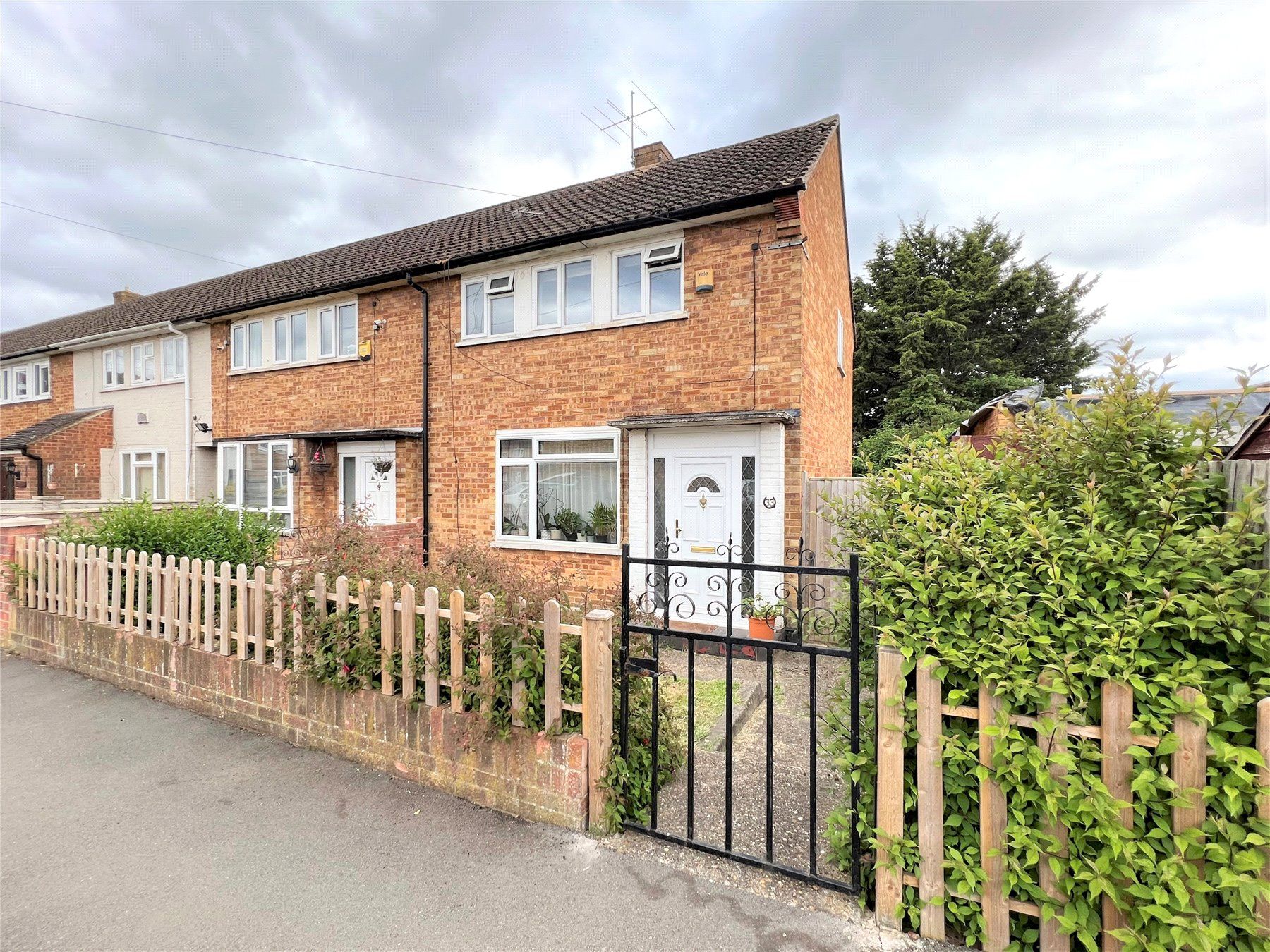 2 bed end terrace house for sale in Langley, Slough SL3 Zoopla
