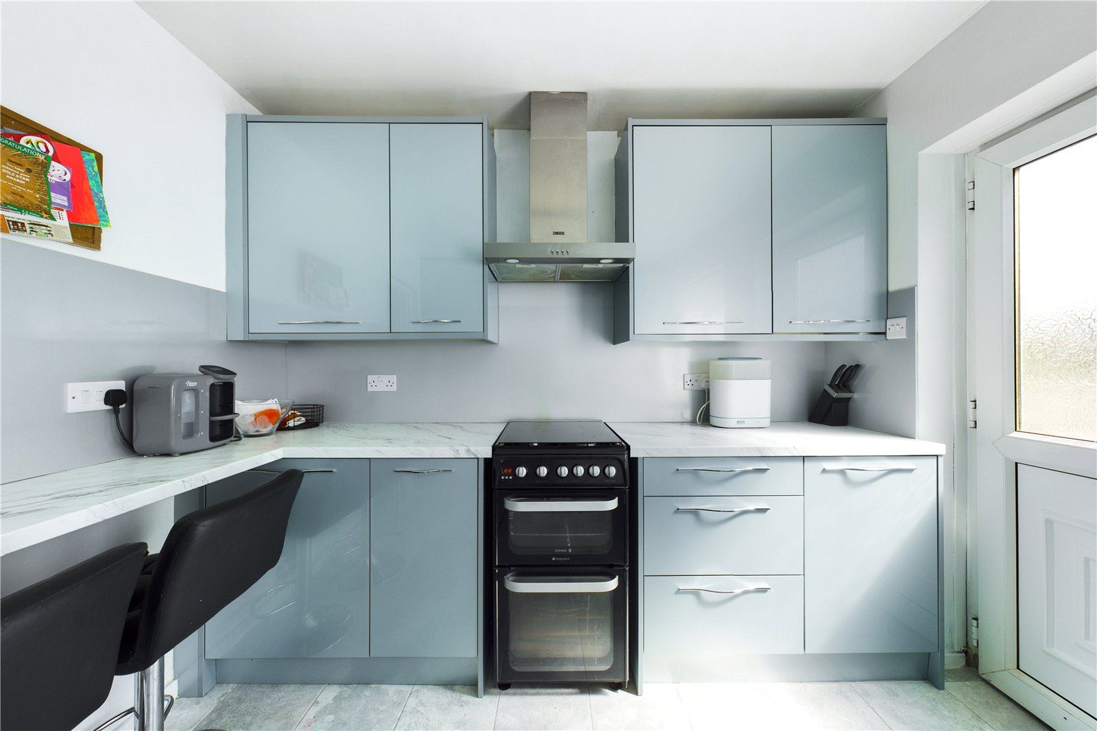 3 bed semidetached house for sale in Kentwood Hill, Tilehurst, Reading