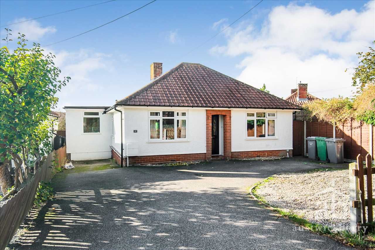 3 bed bungalow for sale in Dobbs Lane, Kesgrave, Ipswich IP5 Zoopla