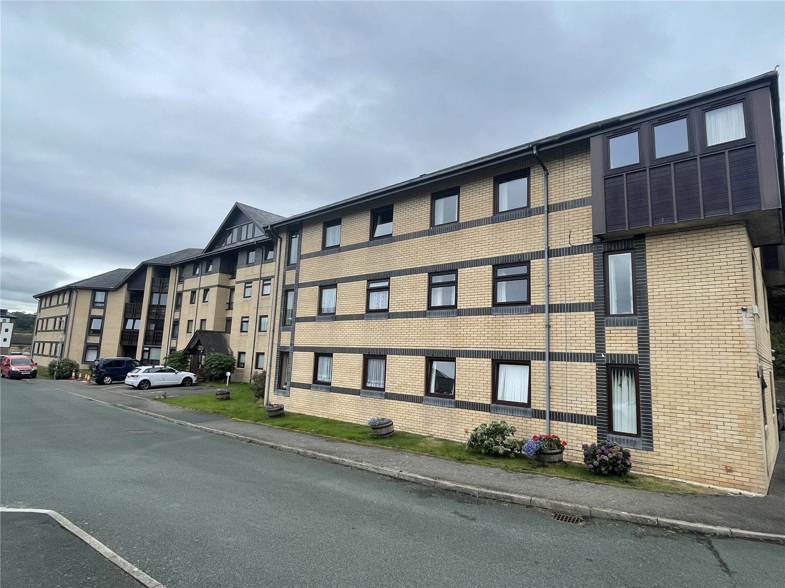 2 bed flat for sale in Gerddi Rheidol, Trefechan, Aberystwyth