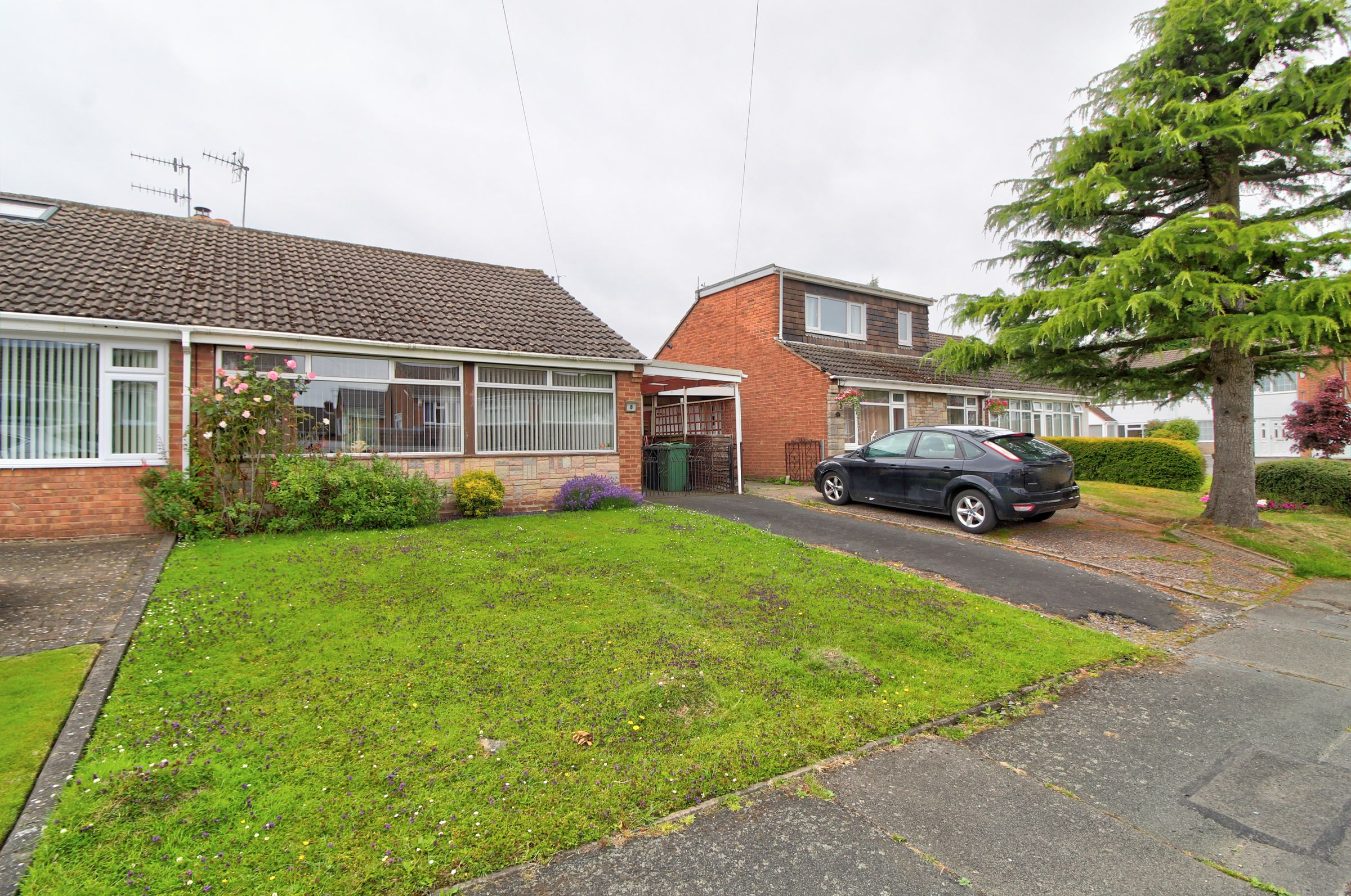 2 Bed Semi detached Bungalow For Sale In Mitchell Road Kingswinford 