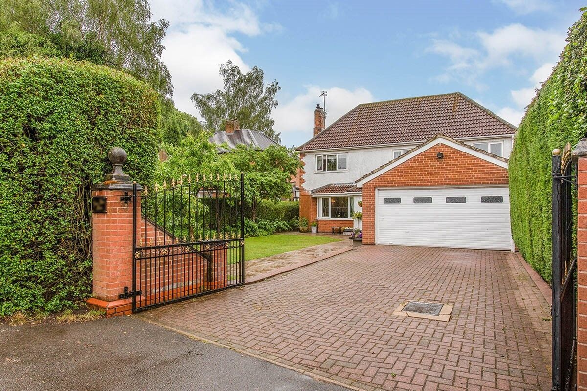 4 bed detached house for sale in Loughborough Road, Thringstone