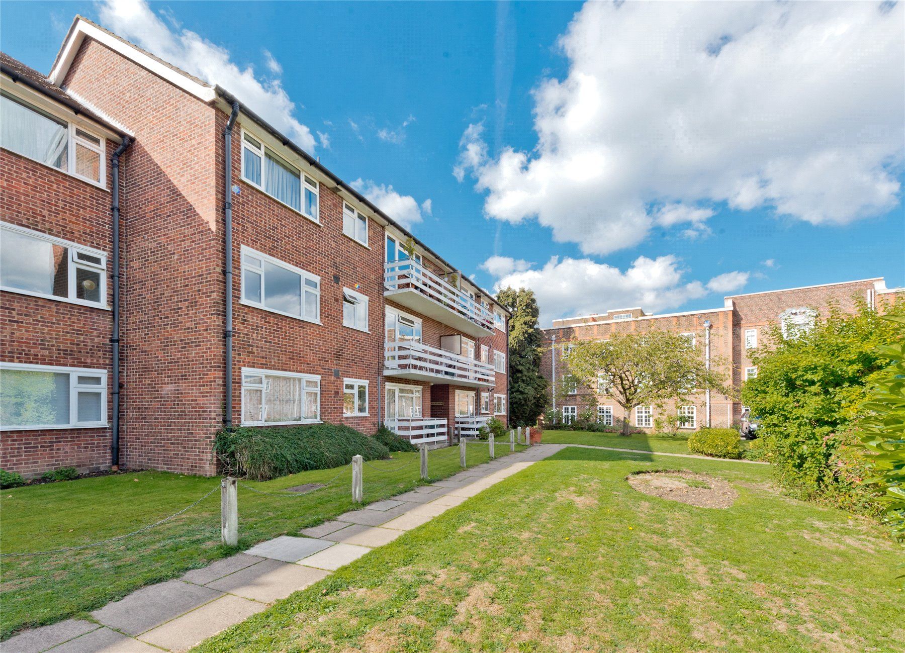 1 bed flat for sale in St Andrews Square, Surbiton KT6 Zoopla