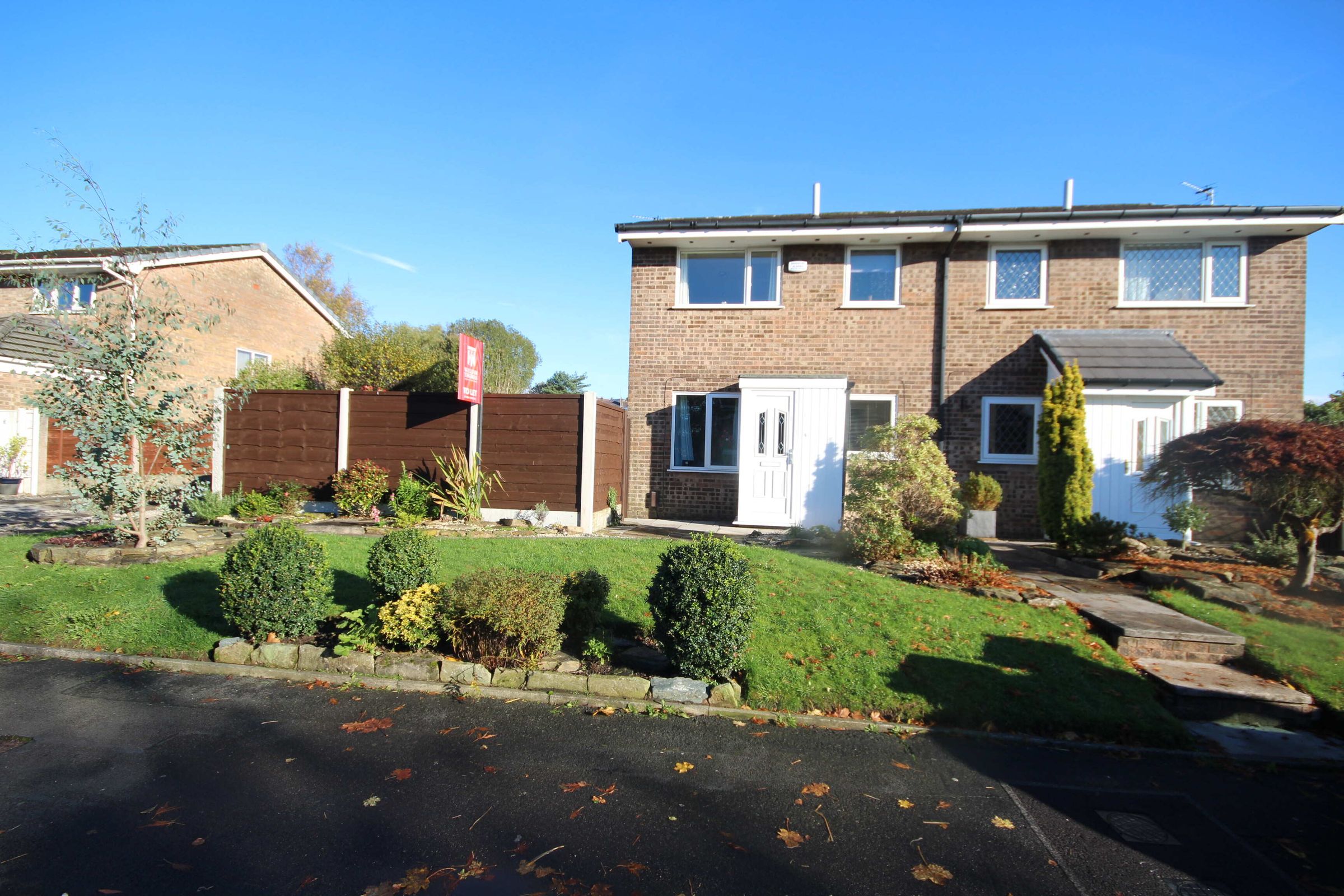 1 bed semidetached house to rent in Hardmans, Bromley Cross, Bolton