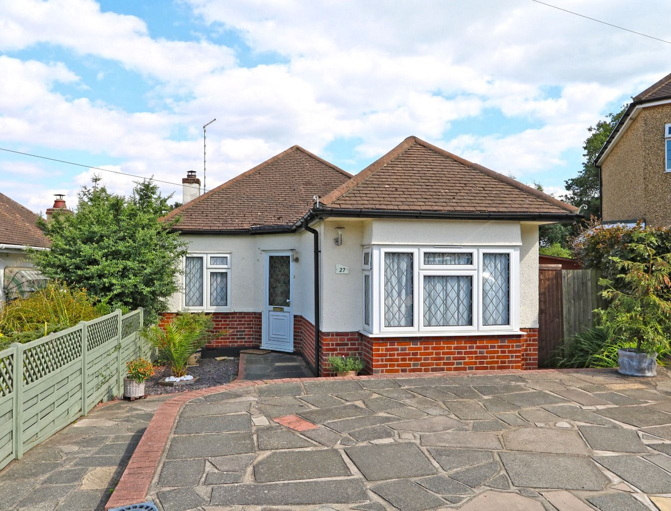 2 bed detached bungalow for sale in Hazel Close, Hadleigh SS7 Zoopla