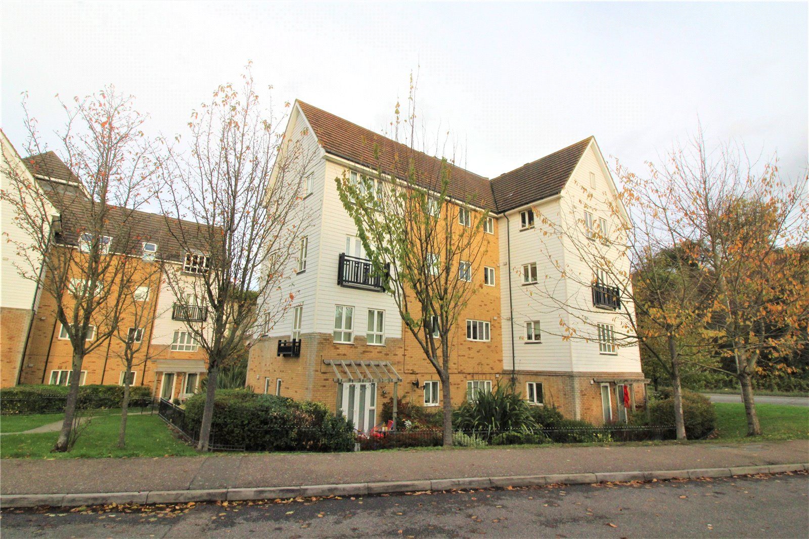 2 bed flat for sale in Waterside, Gravesend, Kent DA11 Zoopla