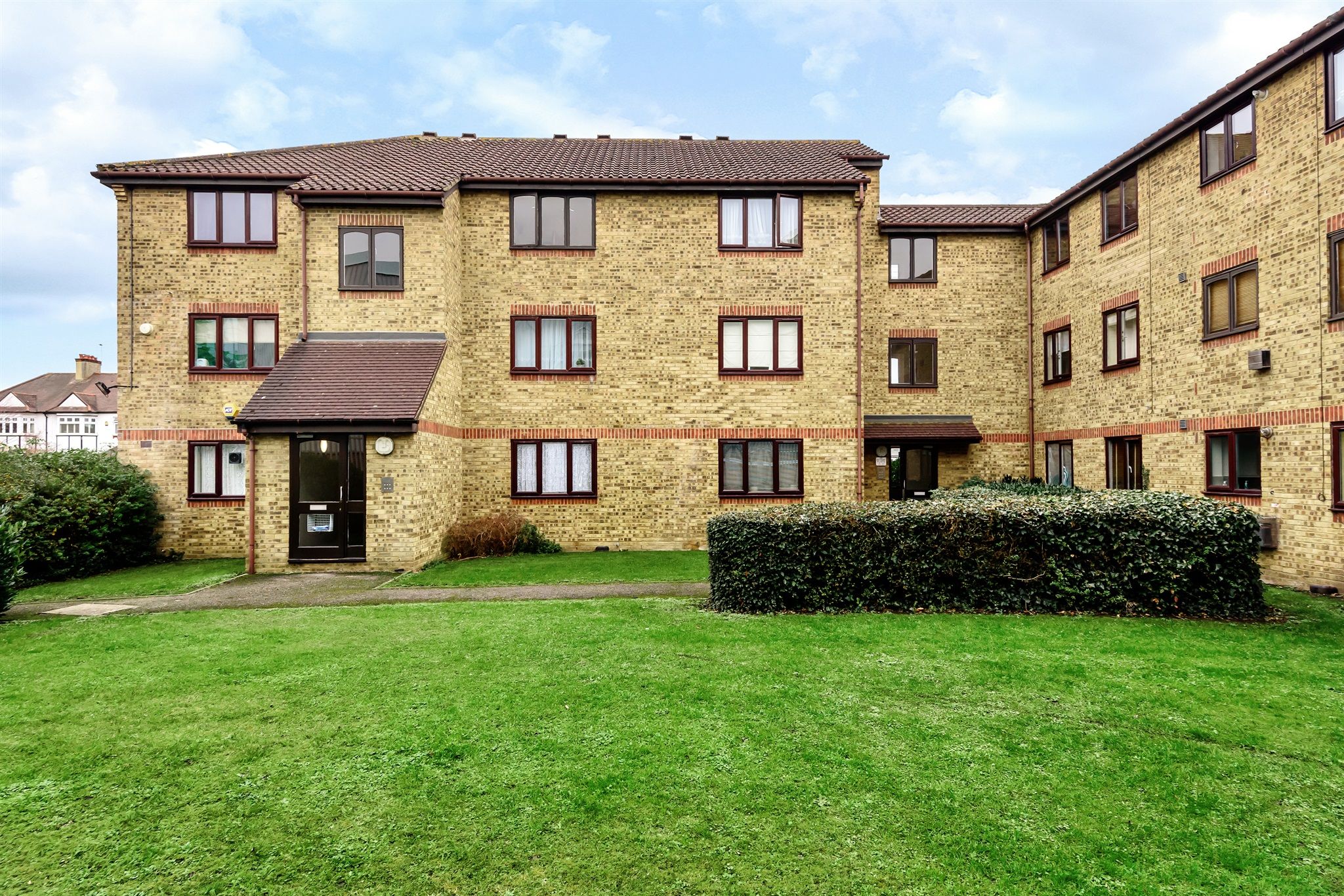 2 bed flat for sale in Bay Court, Popes Lane, London W5 Zoopla