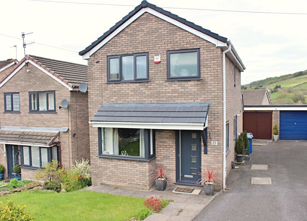 3 bed detached house for sale in Balmoral Road, Haslingden, Rossendale