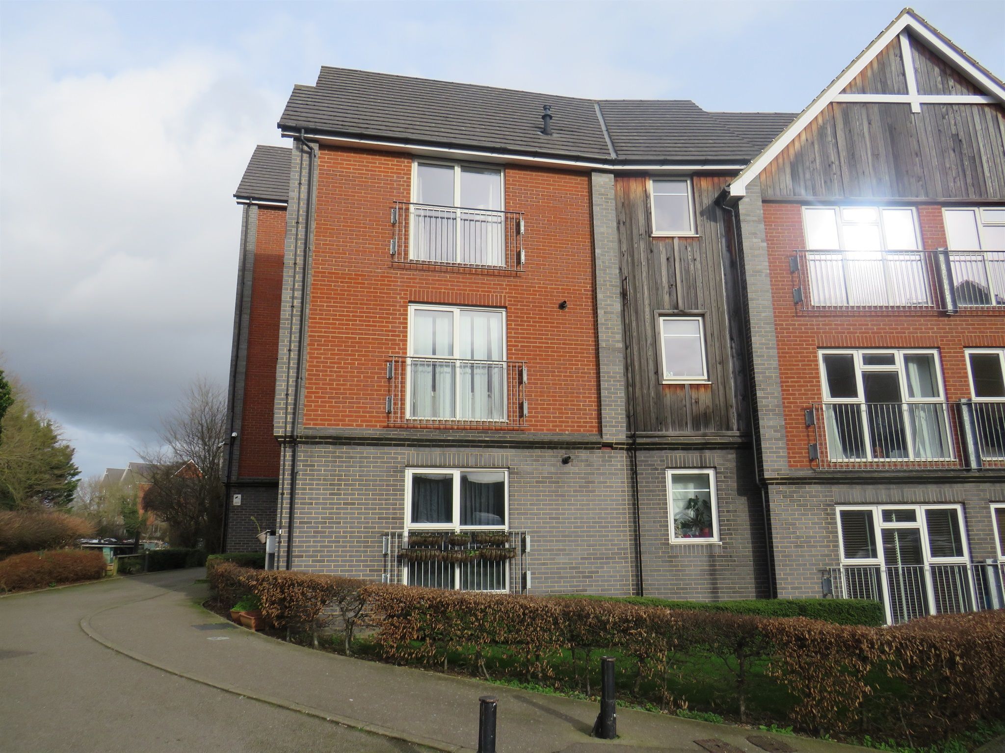 2 bed flat for sale in Watling Street, Bletchley, Milton Keynes MK2 Zoopla