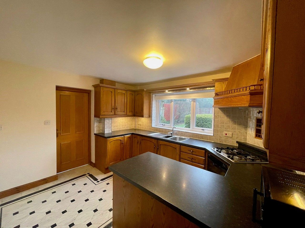 3 bed property to rent in Lavenham Close, Nuneaton CV11 Zoopla