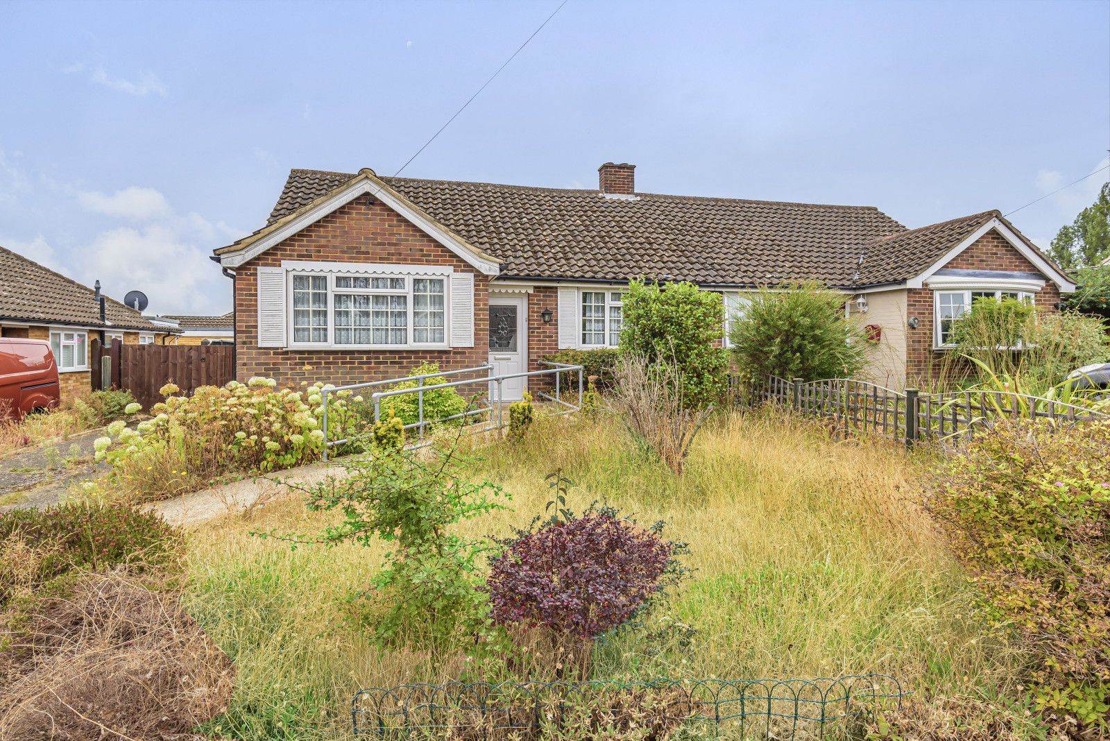 2 bed bungalow for sale in Peatmore Avenue, Woking, Surrey GU22 Zoopla