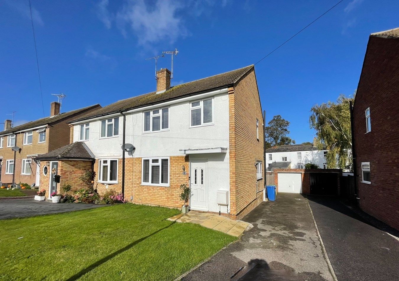 3 bed semidetached house for sale in Cherryfields, Sittingbourne ME10