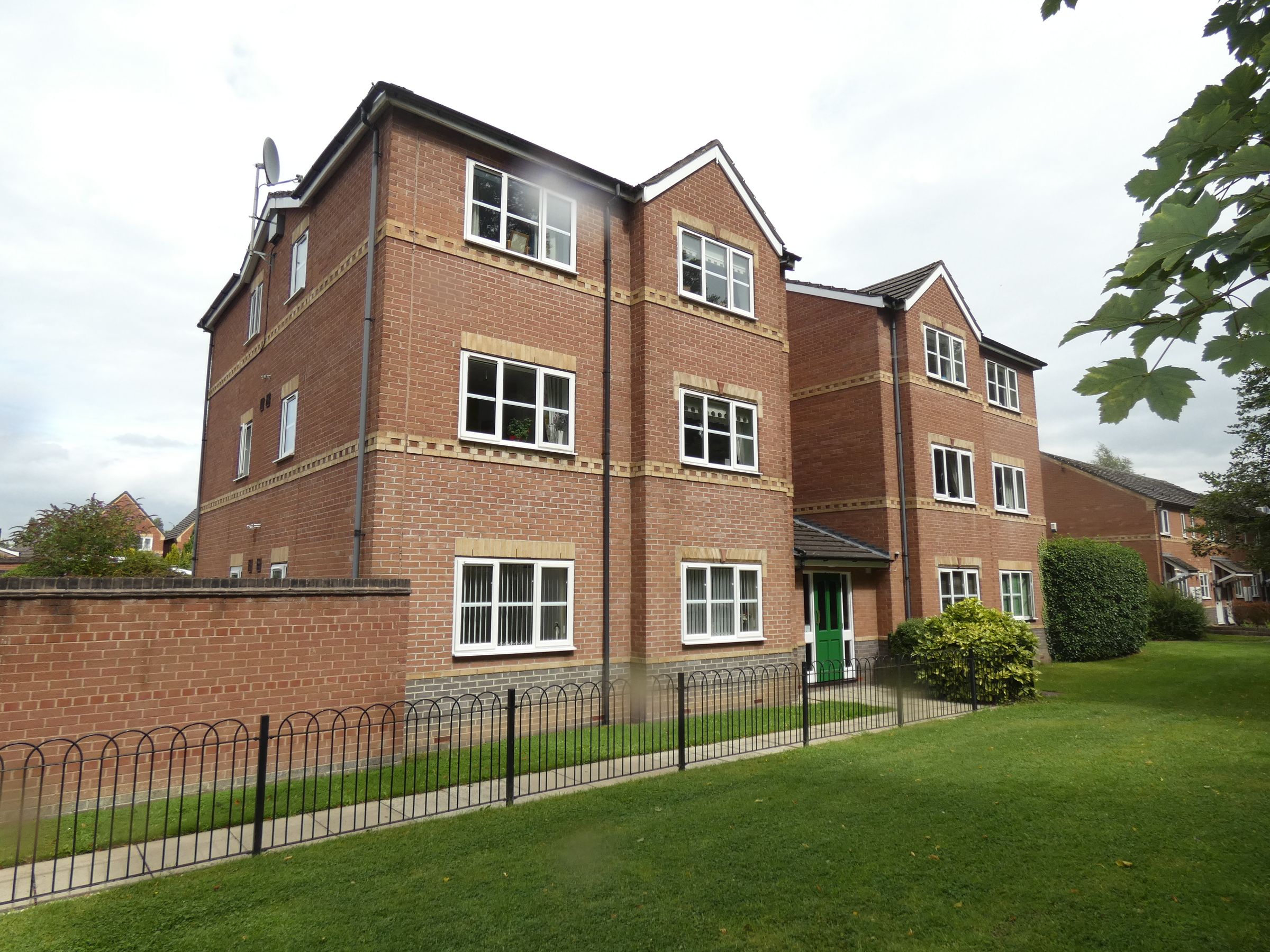 1 bed flat to rent in Close, Crewe CW2 Zoopla