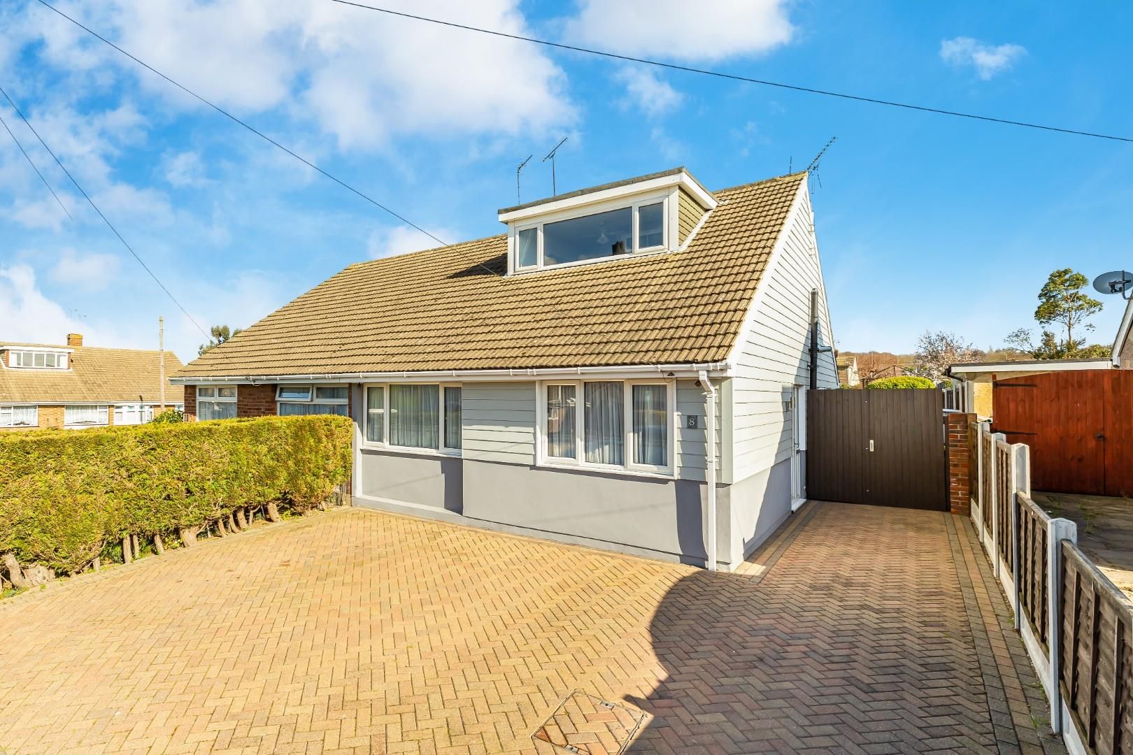 3 bed semidetached house for sale in Exmouth Drive, Rayleigh SS6 Zoopla