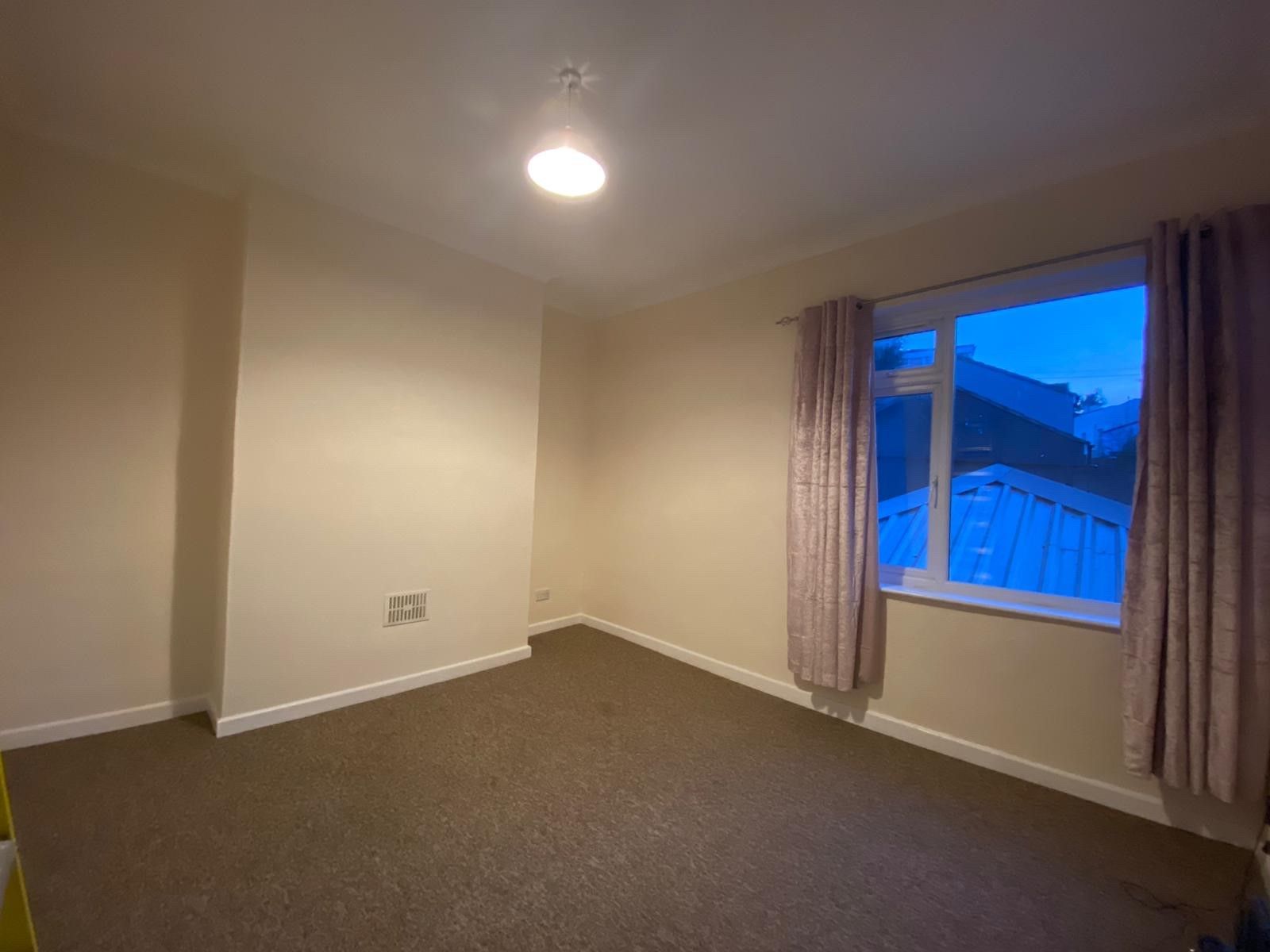 2 bed flat to rent in Cheltenham Crescent, Cheltenham Road, Bristol BS6