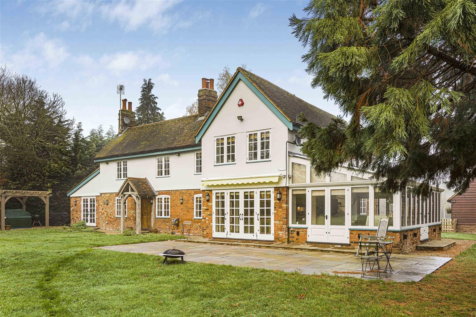 4 bed detached house for sale in Wood End, Ardeley, Stevenage SG2 Zoopla