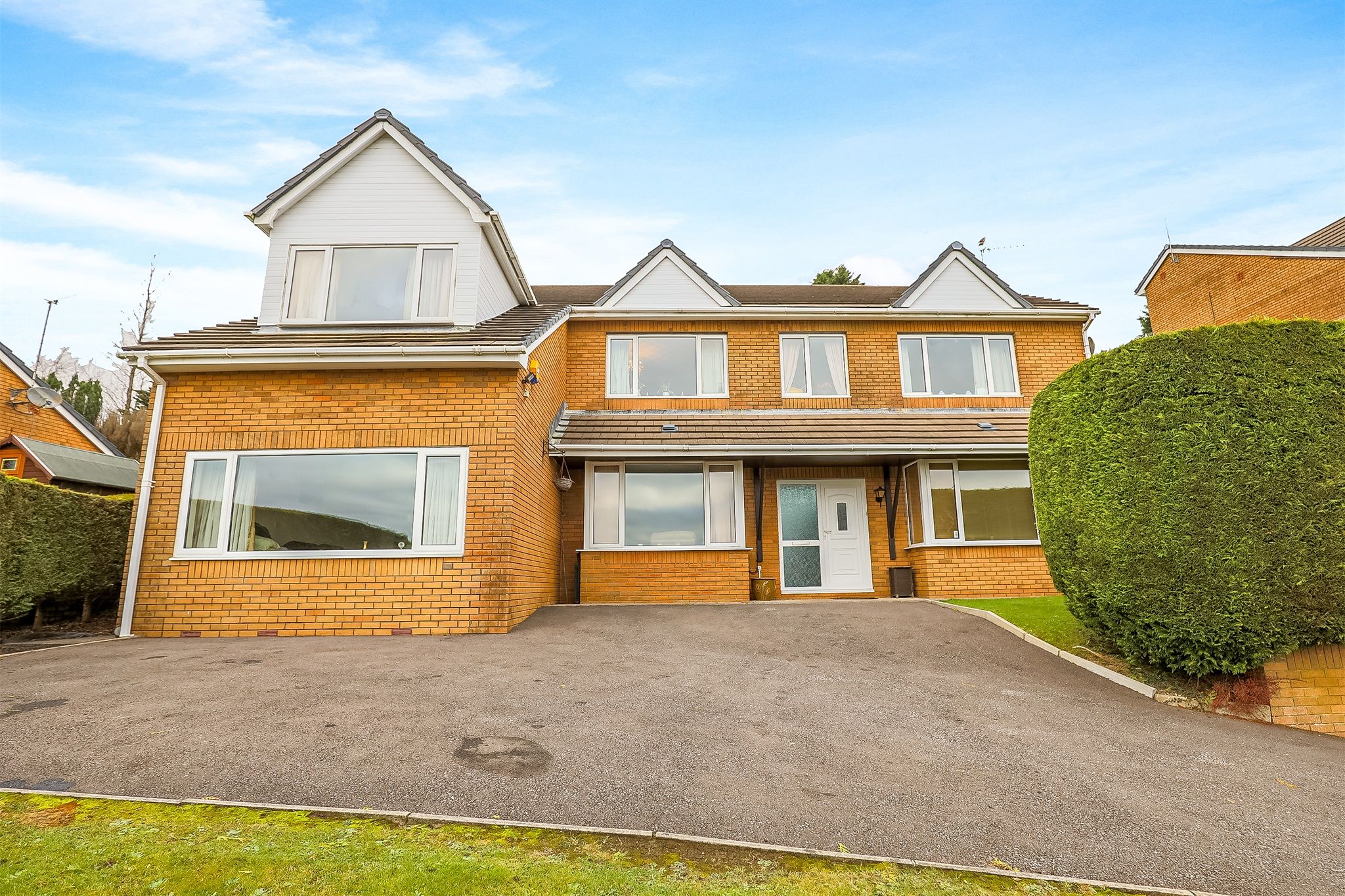 5 bed detached house for sale in Plas Y Fforest, Pontarddulais, Swansea