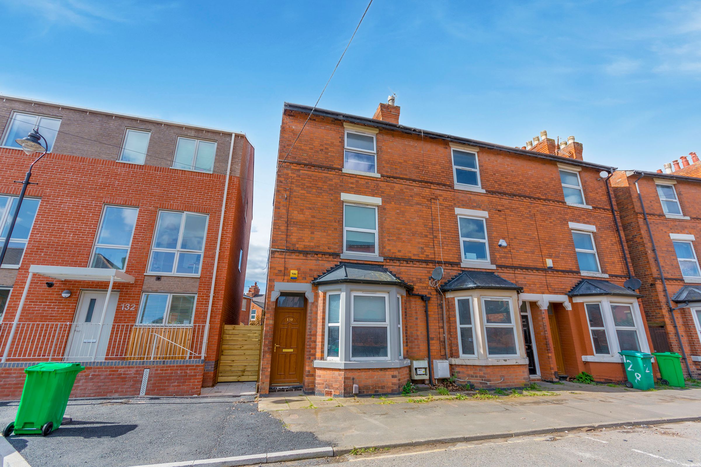 4 bed semidetached house for sale in 130 Wilford Crescent East, The