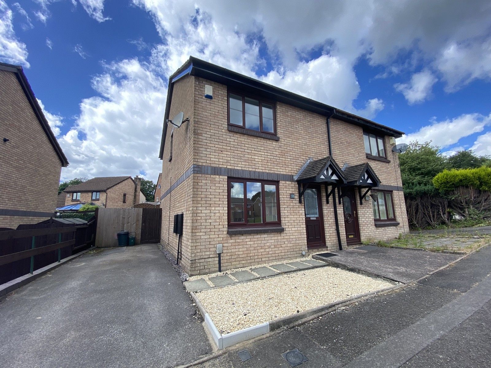 3 bed semidetached house for sale in Heol Cadnawes, Cwmrhydyceirw