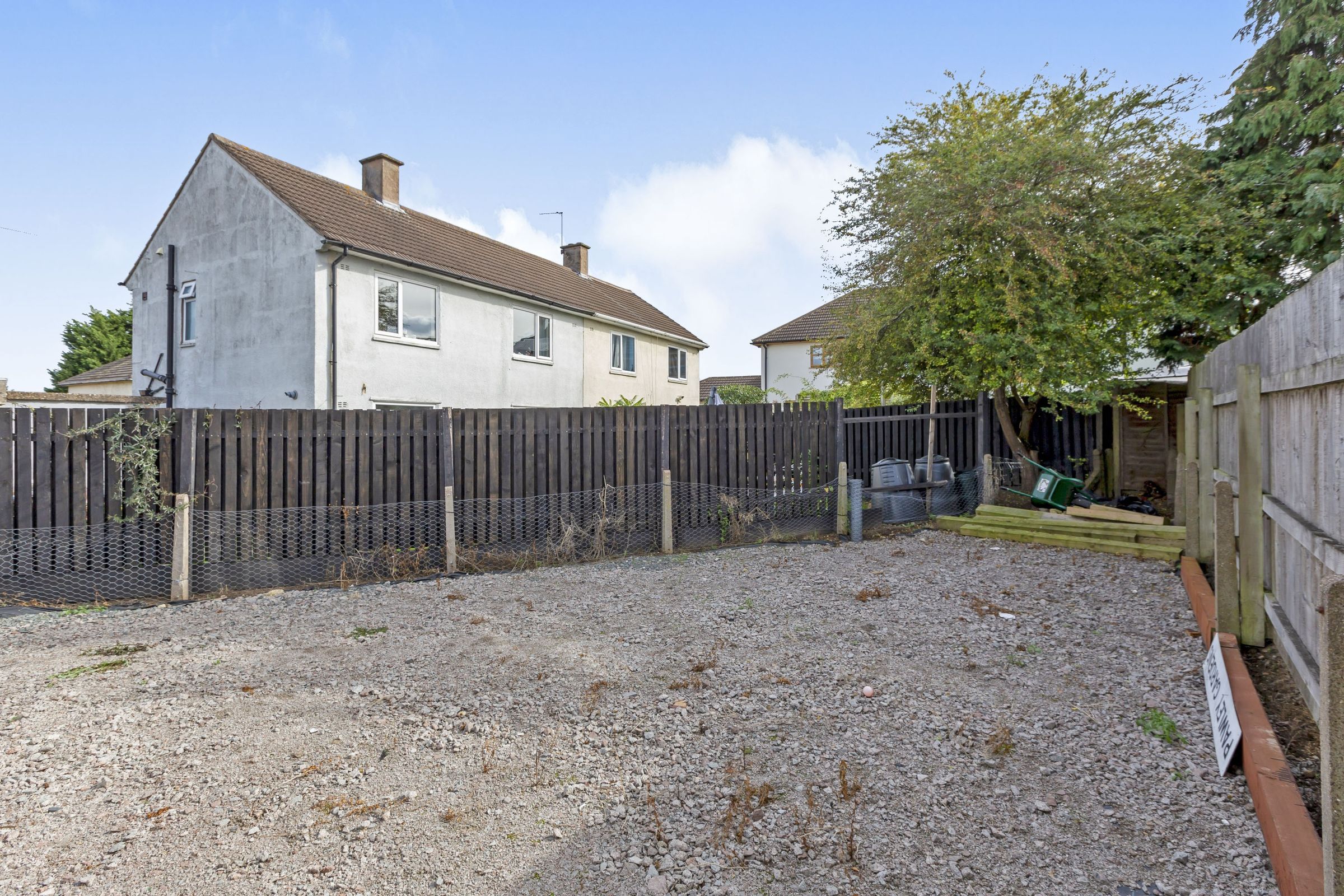 3 bed semidetached house for sale in Pawley Gardens, Eyres Monsell