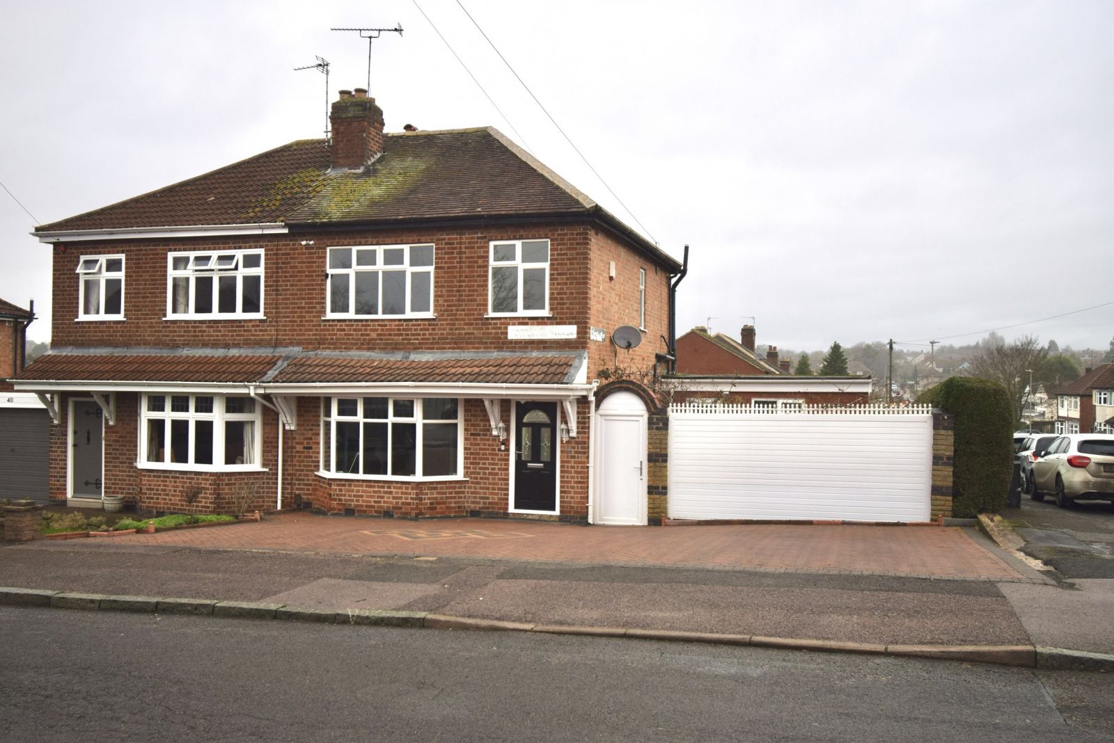 3 bed semidetached house for sale in Cardinals Walk, Leicester LE5
